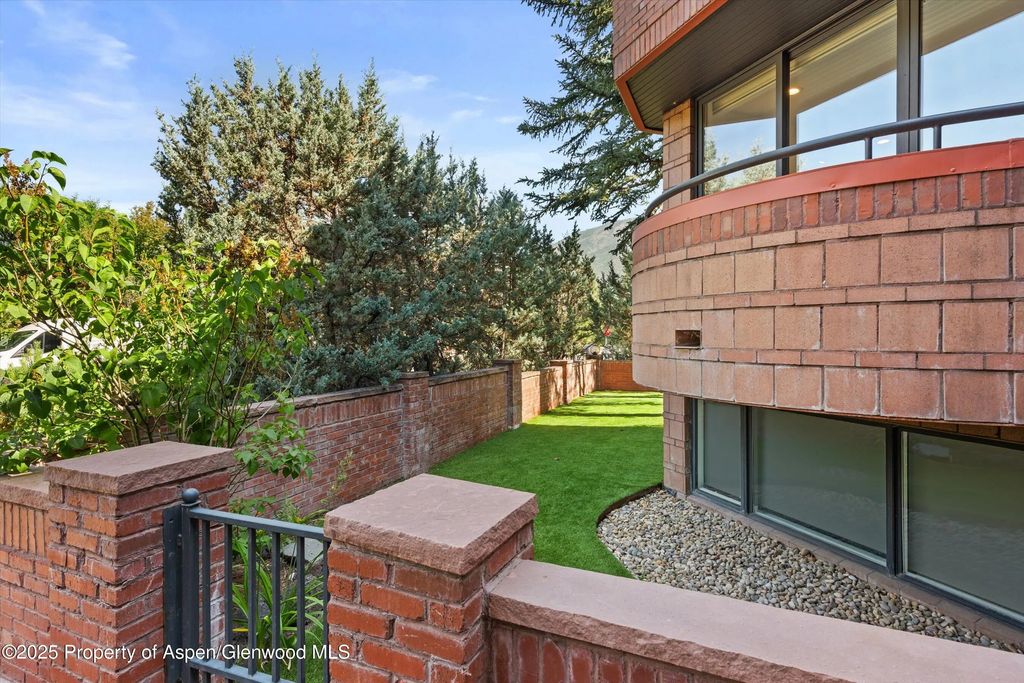 35 of 36 - 208 S Spring Street #1, Aspen, CO