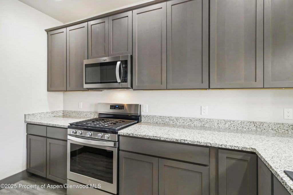 23 of 34 - 123 Redstone Drive, New Castle, CO