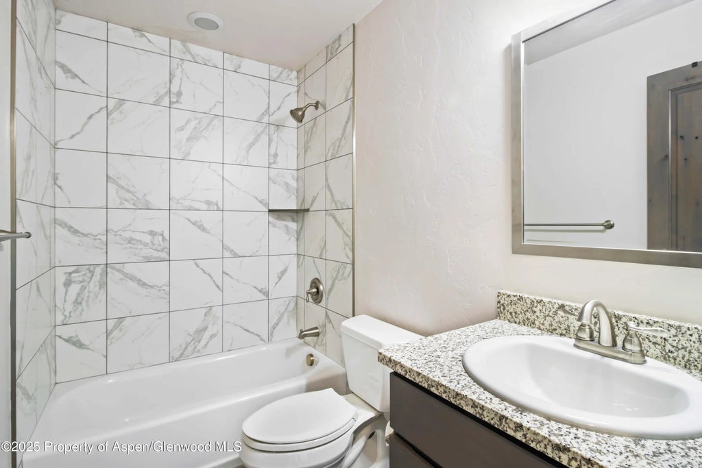 27 of 34 - 123 Redstone Drive, New Castle, CO