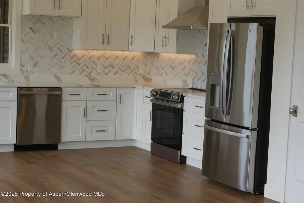 8 of 32 - 420 Deer Valley Drive, New Castle, CO
