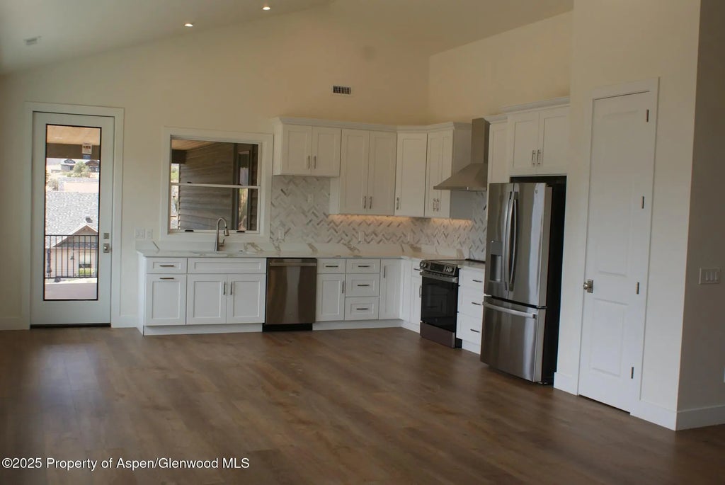 9 of 32 - 420 Deer Valley Drive, New Castle, CO