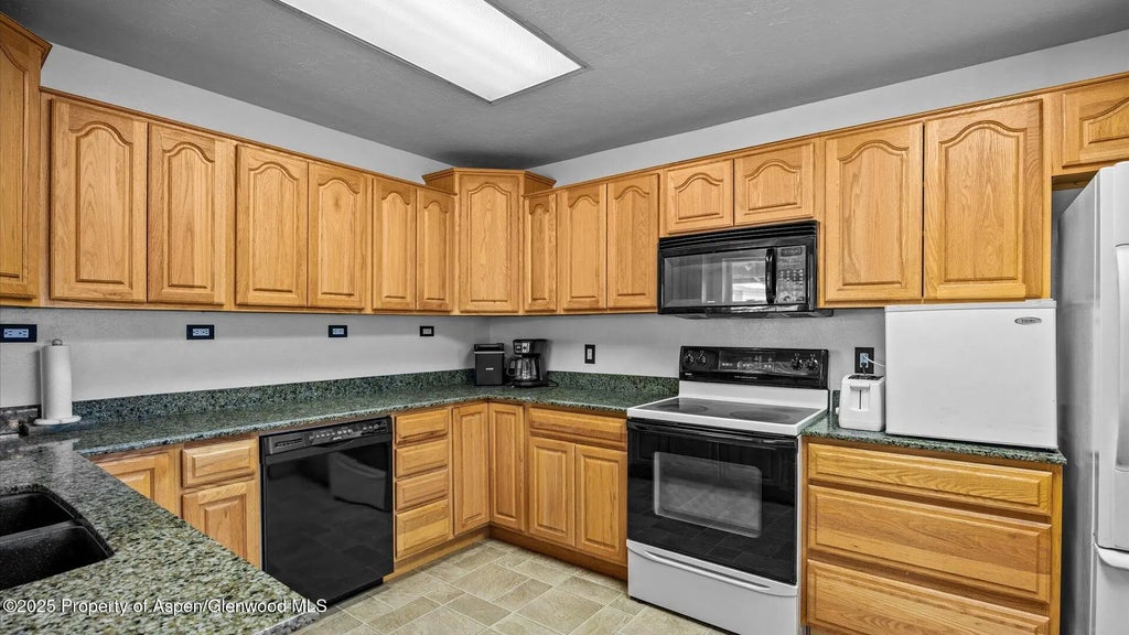 15 of 41 - 10467 County Road 320, Rifle, CO