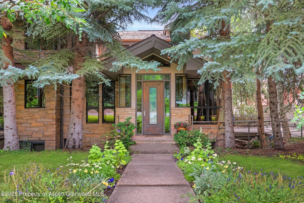 1 of 33 - 734 W Smuggler Street, Aspen, CO