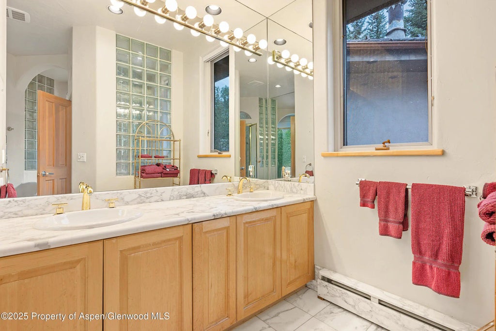 16 of 33 - 734 W Smuggler Street, Aspen, CO
