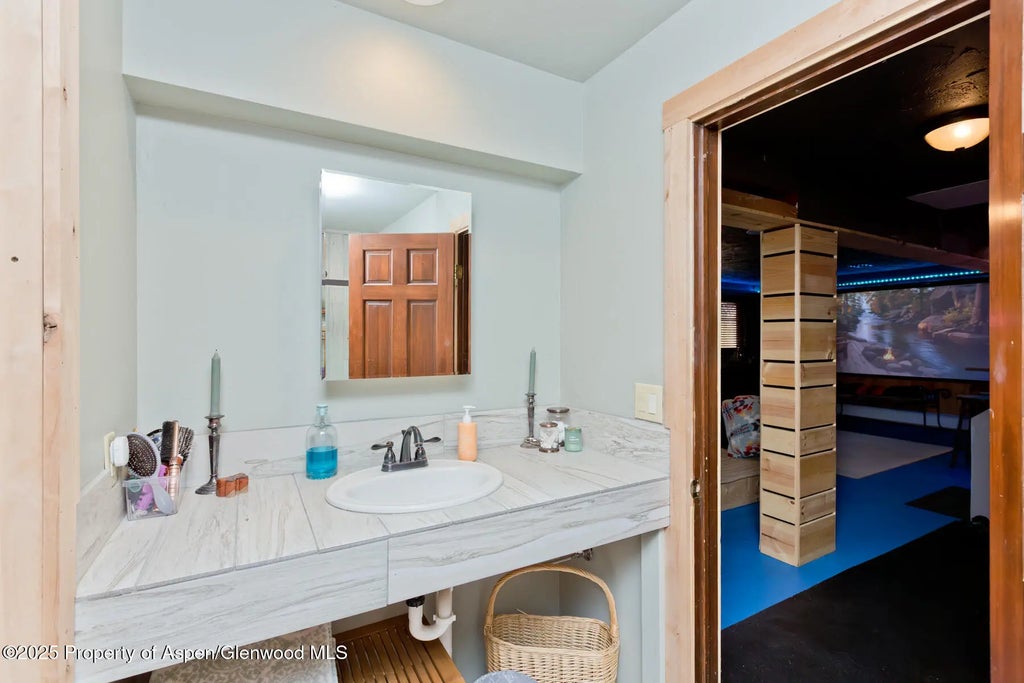 34 of 54 - 716 1/2 Minter Avenue, Glenwood Springs, CO