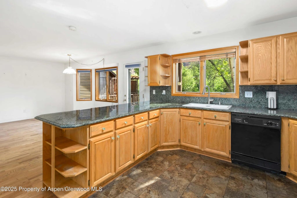 13 of 36 - 1069 Park West Drive, Glenwood Springs, CO