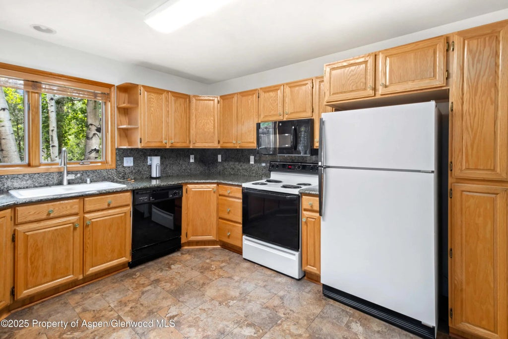 14 of 36 - 1069 Park West Drive, Glenwood Springs, CO
