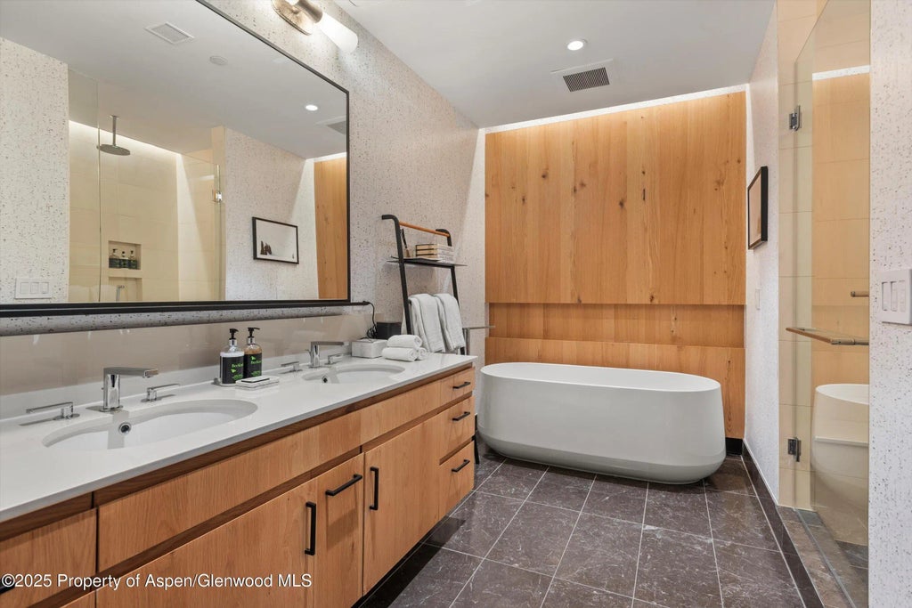 16 of 43 - 77 Wood Road 303, Snowmass Village, CO