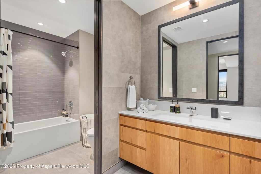 24 of 43 - 77 Wood Road 303, Snowmass Village, CO