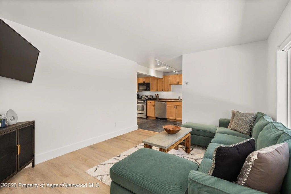 6 of 14 - 304 Waterview Drive, Snowmass, CO