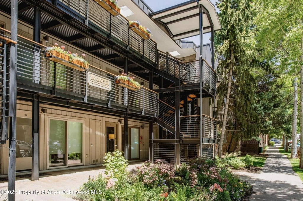 13 of 13 - 210 E Cooper Avenue 3g, Aspen, CO