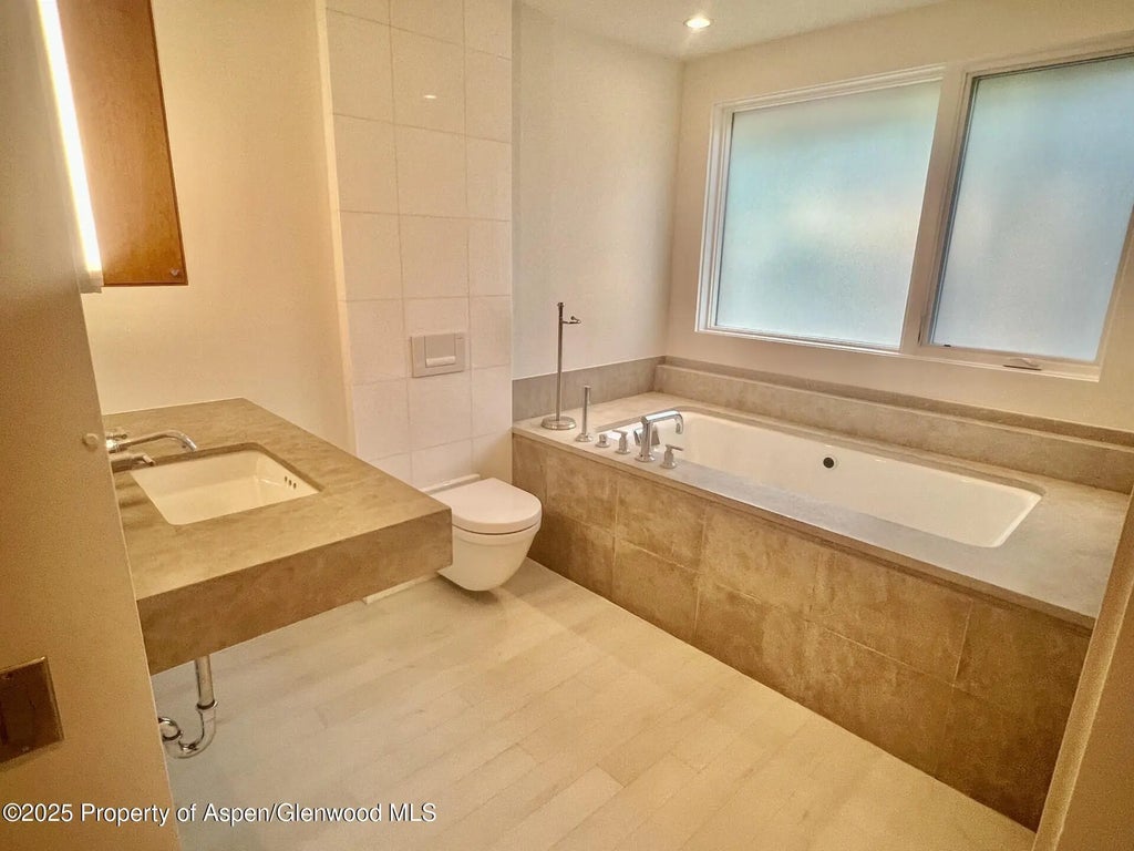 11 of 13 - 100 E Cooper Avenue 2, Aspen, CO