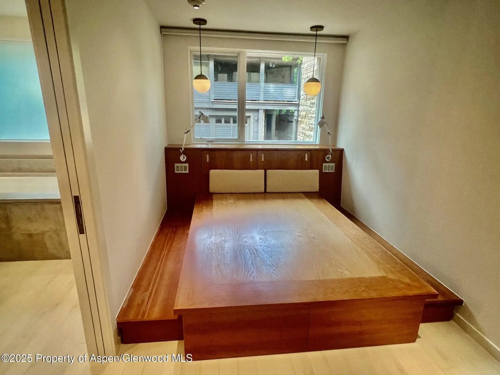 6 of 13 - 100 E Cooper Avenue 2, Aspen, CO