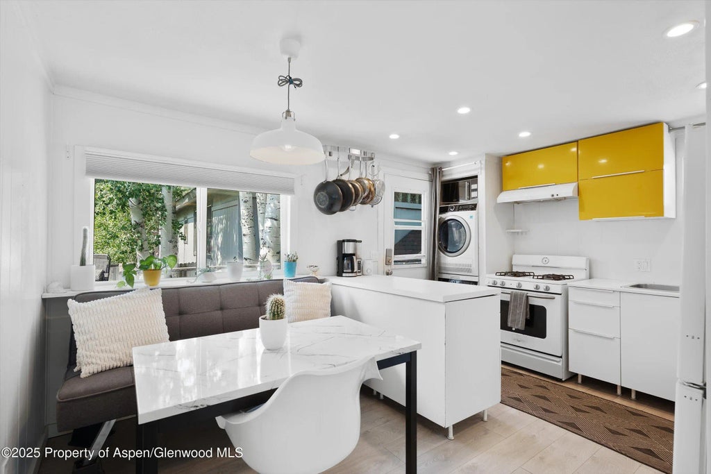 1 of 23 - 306 Oak Lane, Aspen, CO