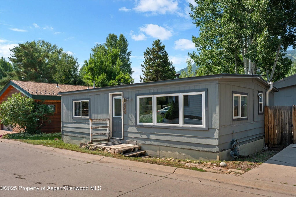 13 of 23 - 306 Oak Lane, Aspen, CO