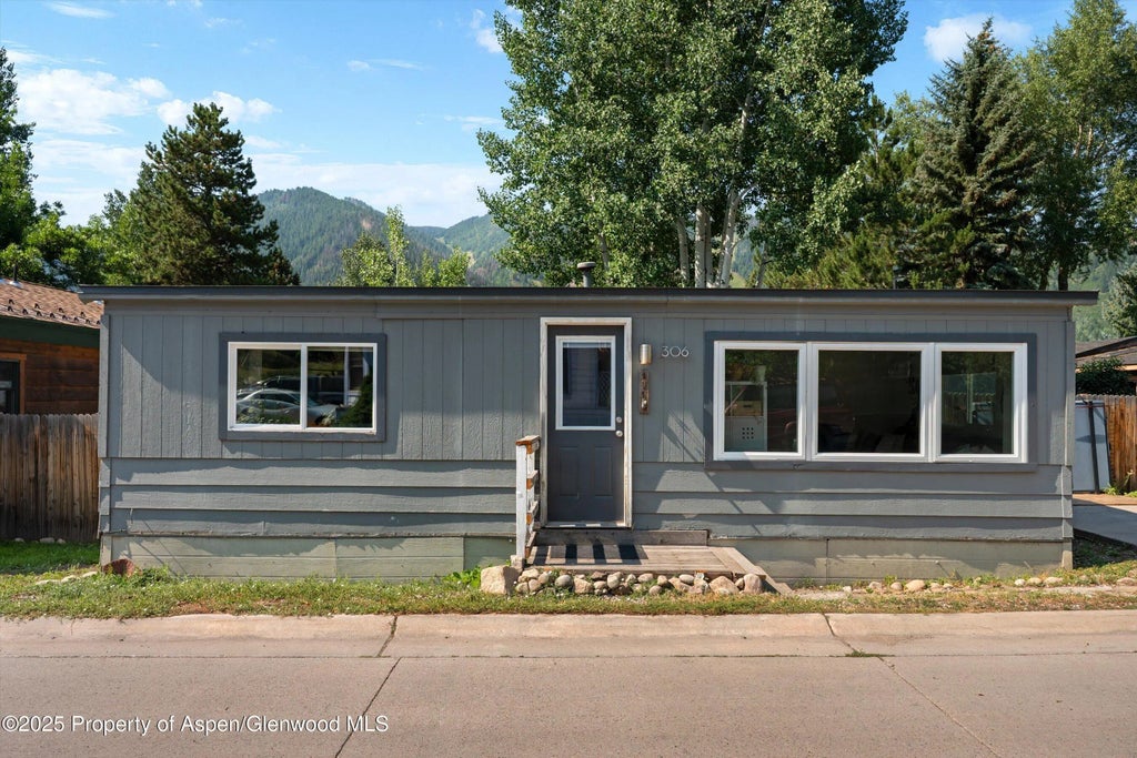 14 of 23 - 306 Oak Lane, Aspen, CO