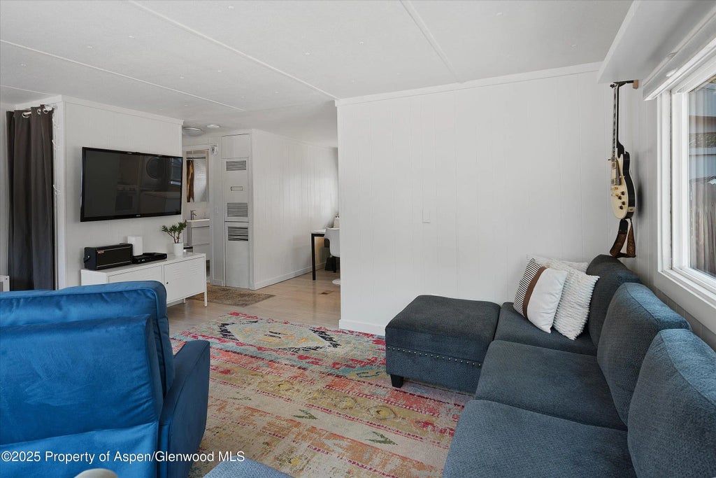 4 of 23 - 306 Oak Lane, Aspen, CO