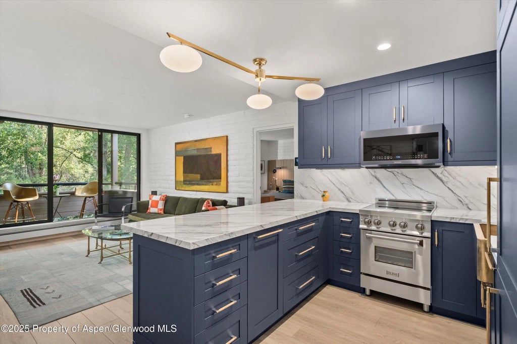 4 of 11 - 332 Vine Street, Aspen, CO
