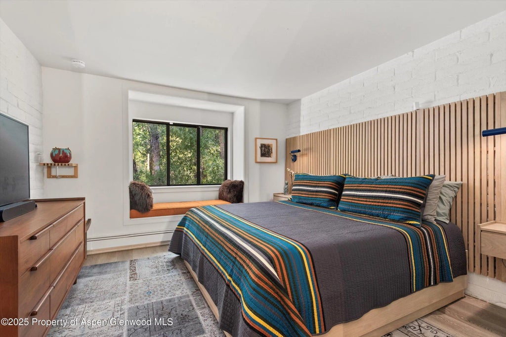 7 of 11 - 332 Vine Street, Aspen, CO