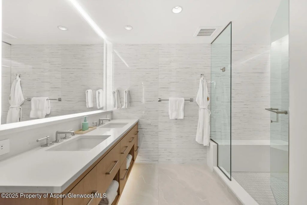 16 of 50 - 130 Wood Road 265-267, Snowmass Village, CO