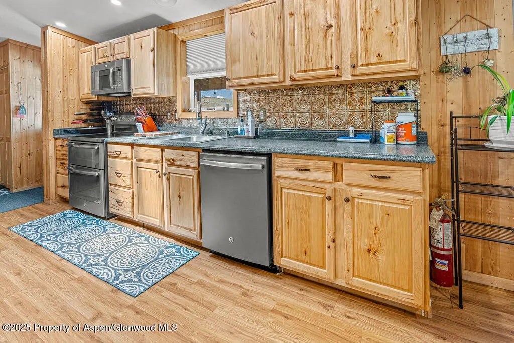 27 of 82 - 572 Western Avenue Avenue, Craig, CO