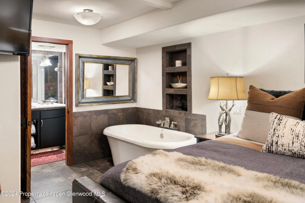 21 of 30 - 630 W Sopris Creek Road, Basalt, CO