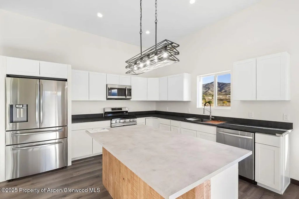 3 of 13 - 67 Belgian Court, Silt, CO