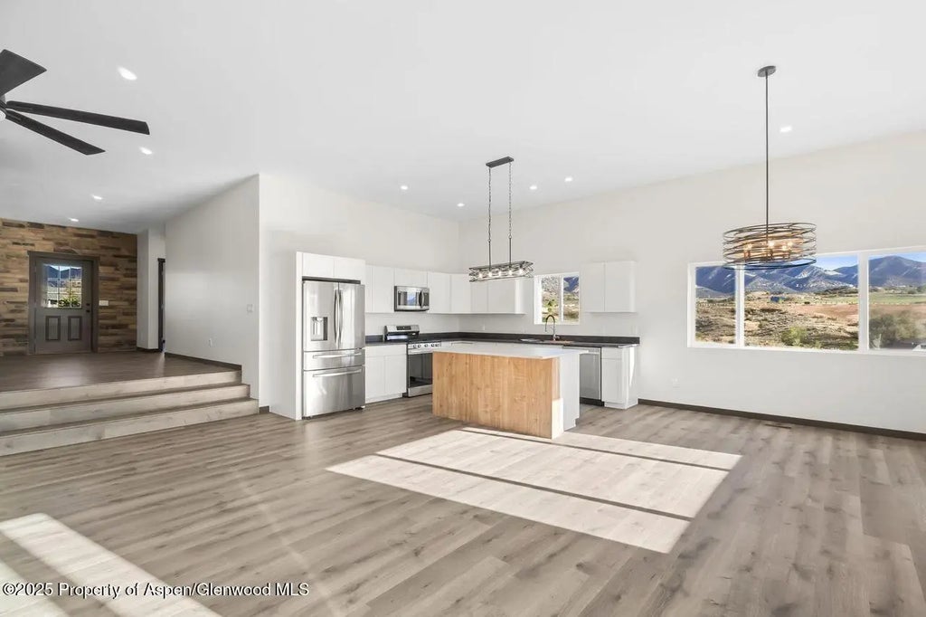 9 of 13 - 67 Belgian Court, Silt, CO