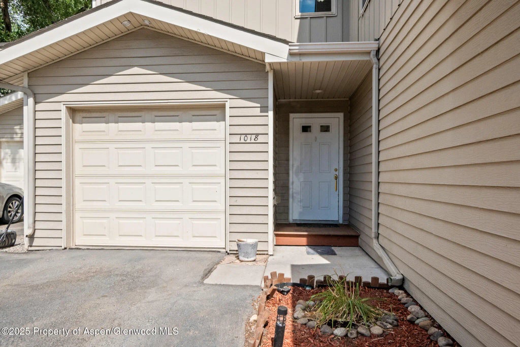 1 of 24 - 1018 East Avenue, Rifle, CO