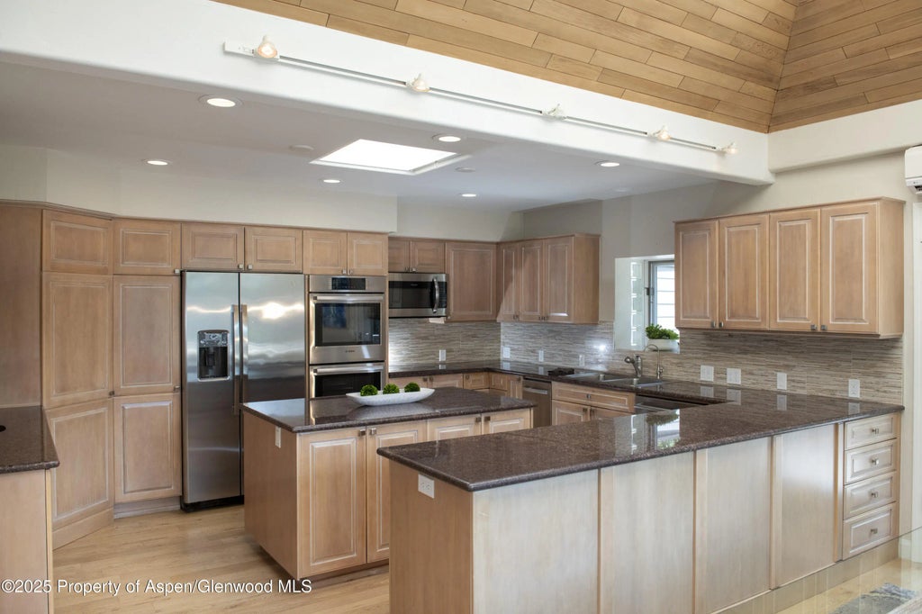 7 of 37 - 1417 Sierra Vista Drive, Aspen, CO