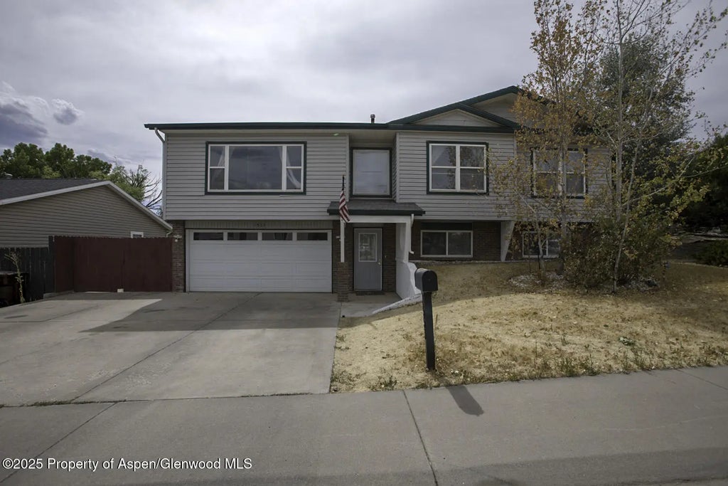 28 of 39 - 1553 E 12th Street, Rifle, CO