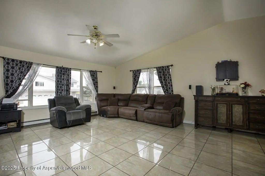 3 of 39 - 1553 E 12th Street, Rifle, CO