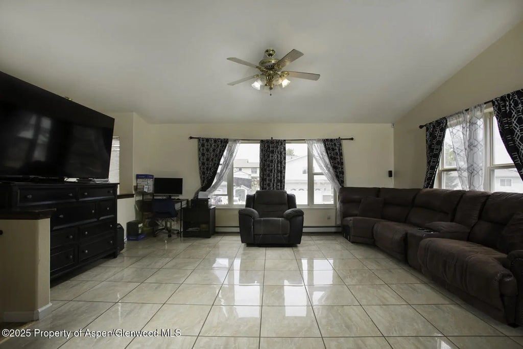 5 of 39 - 1553 E 12th Street, Rifle, CO