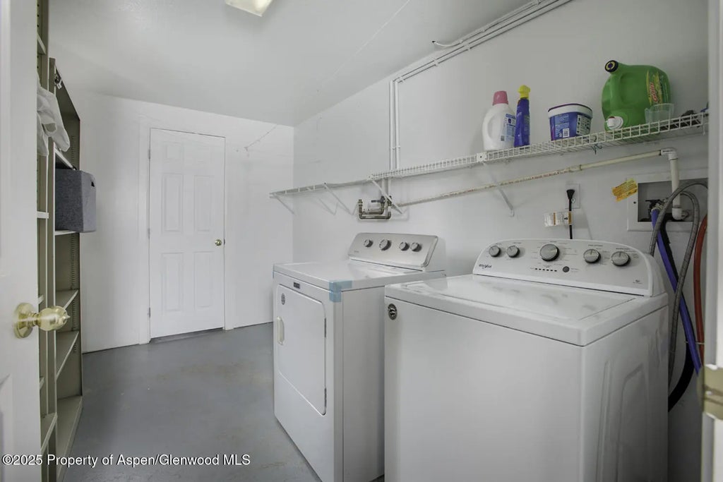 9 of 39 - 1553 E 12th Street, Rifle, CO