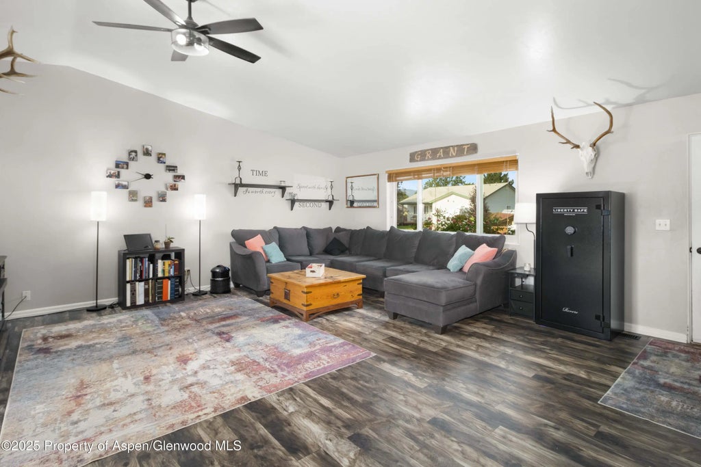 5 of 20 - 434 Kim Drive, Silt, CO