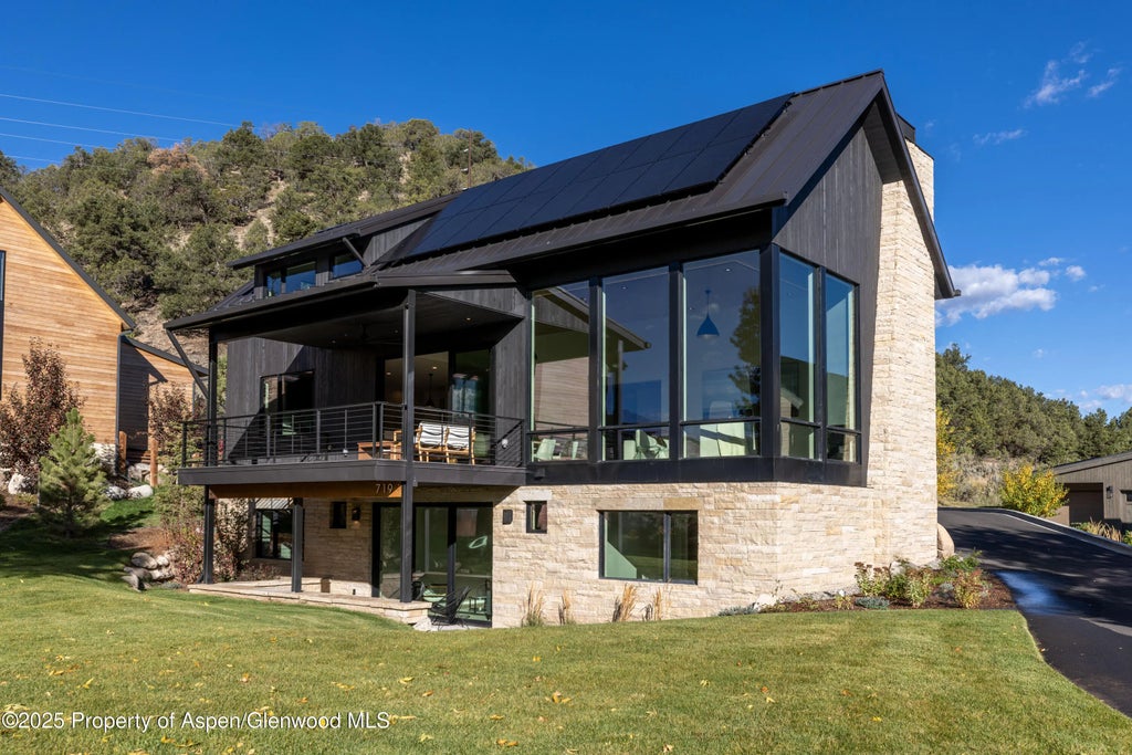 2 of 68 - 719 Perry Ridge, Carbondale, CO
