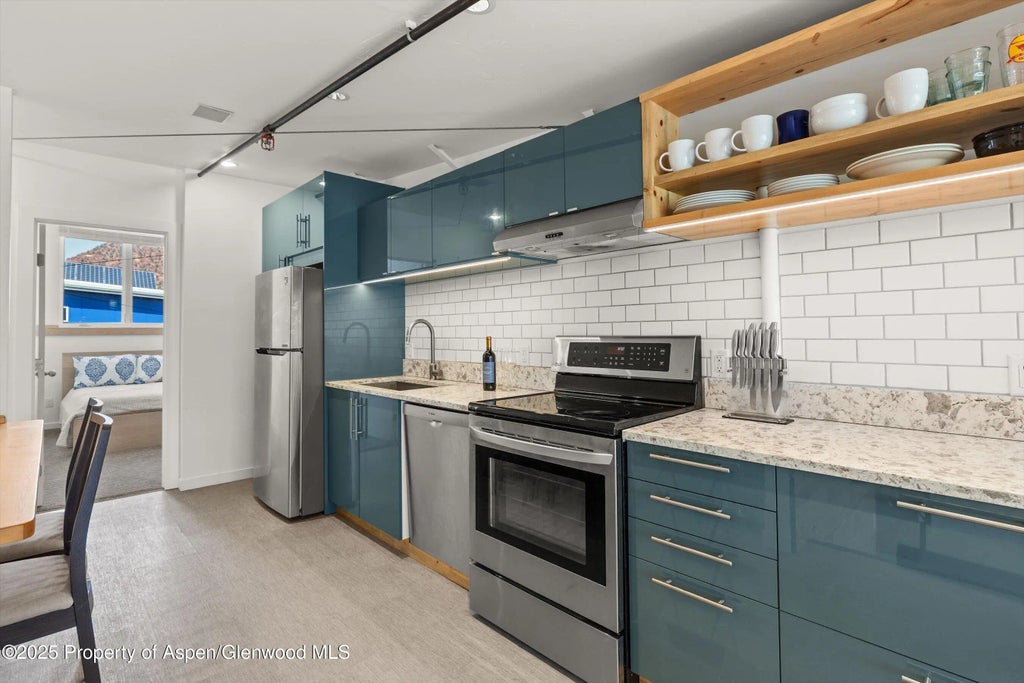 5 of 15 - 1945 Dolores Way, Carbondale, CO