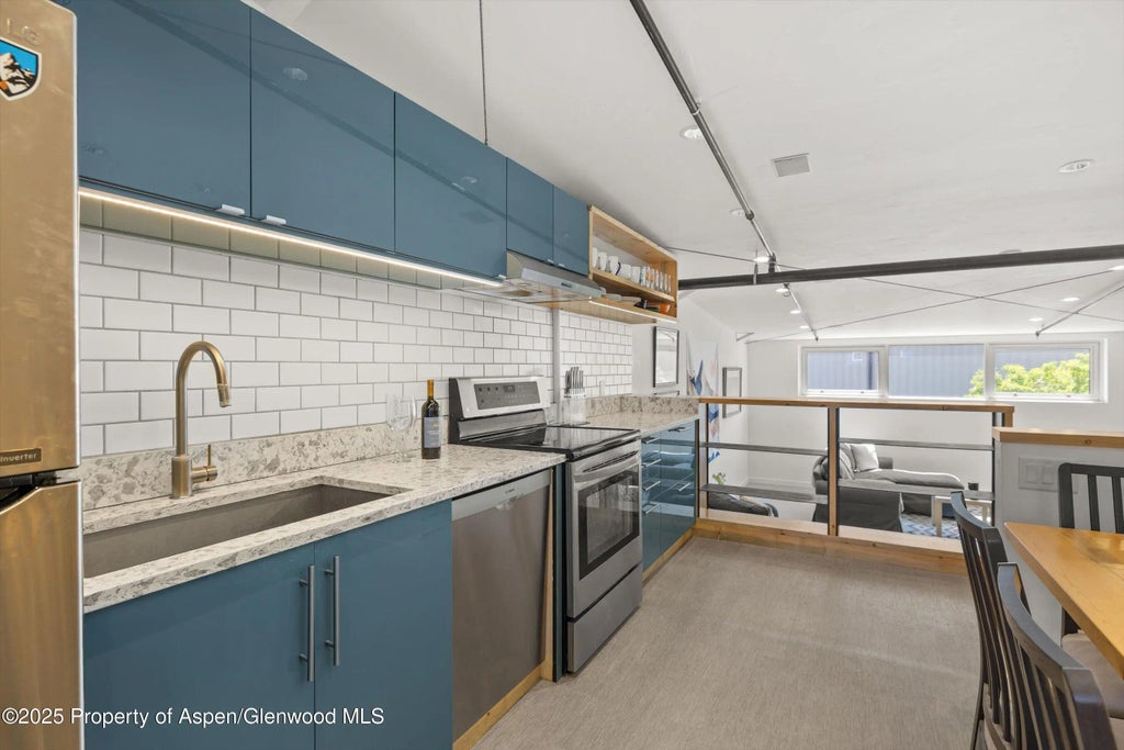 6 of 15 - 1945 Dolores Way, Carbondale, CO