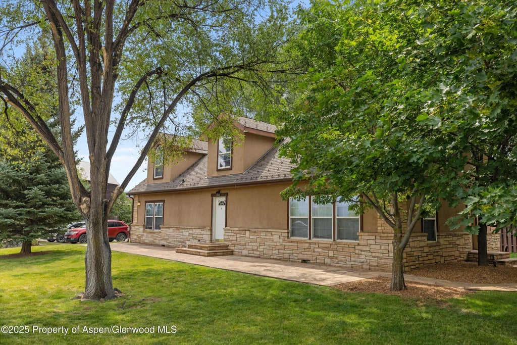 5 of 11 - 296/298 N 7th Street, Carbondale, CO