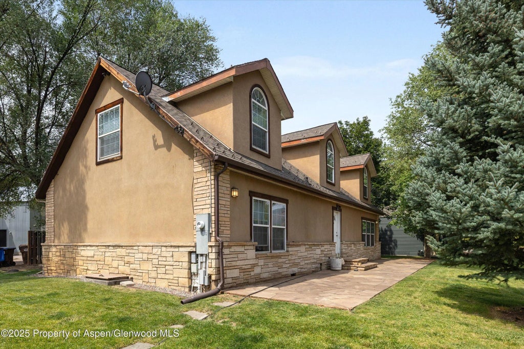 6 of 11 - 296/298 N 7th Street, Carbondale, CO