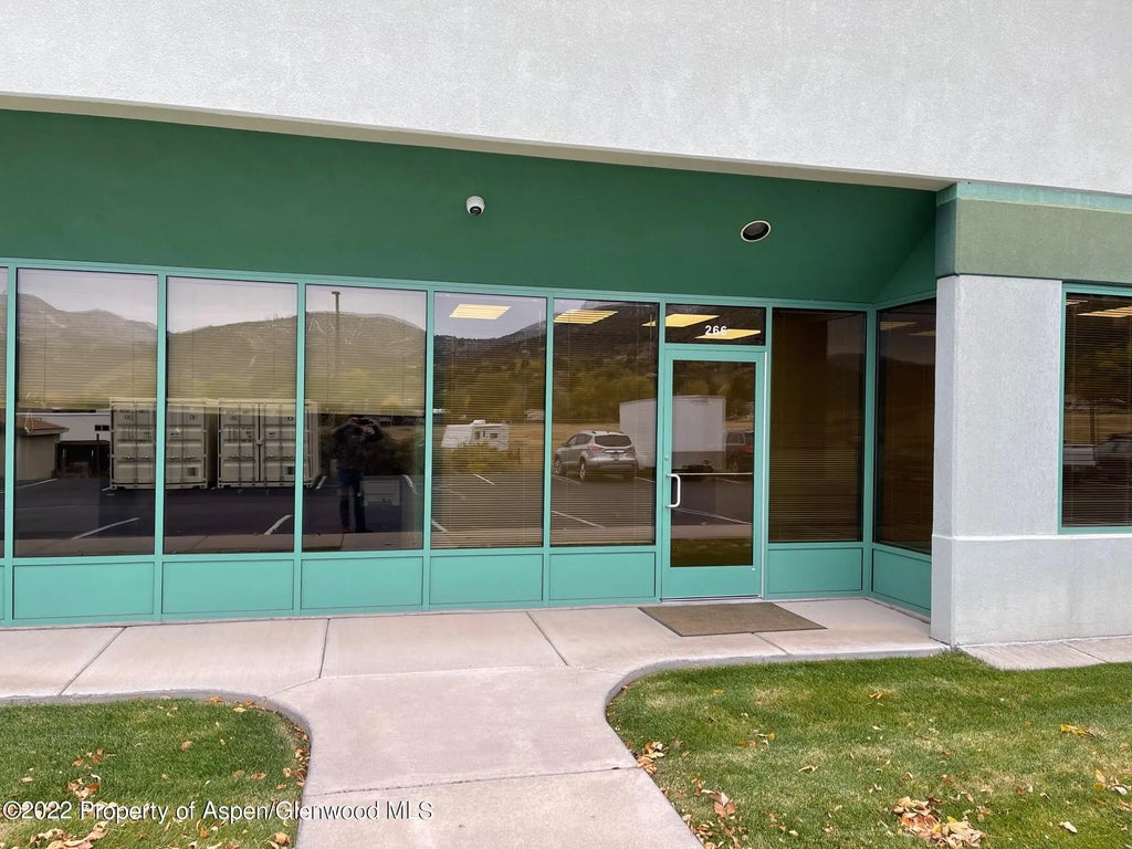 1 of 5 - 266 Center Drive, Glenwood Springs, CO