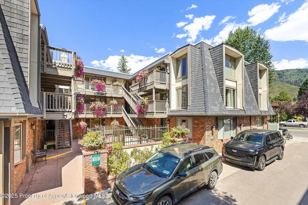 20 of 24 - 731 E Durant Avenue Unit 21, Aspen, CO