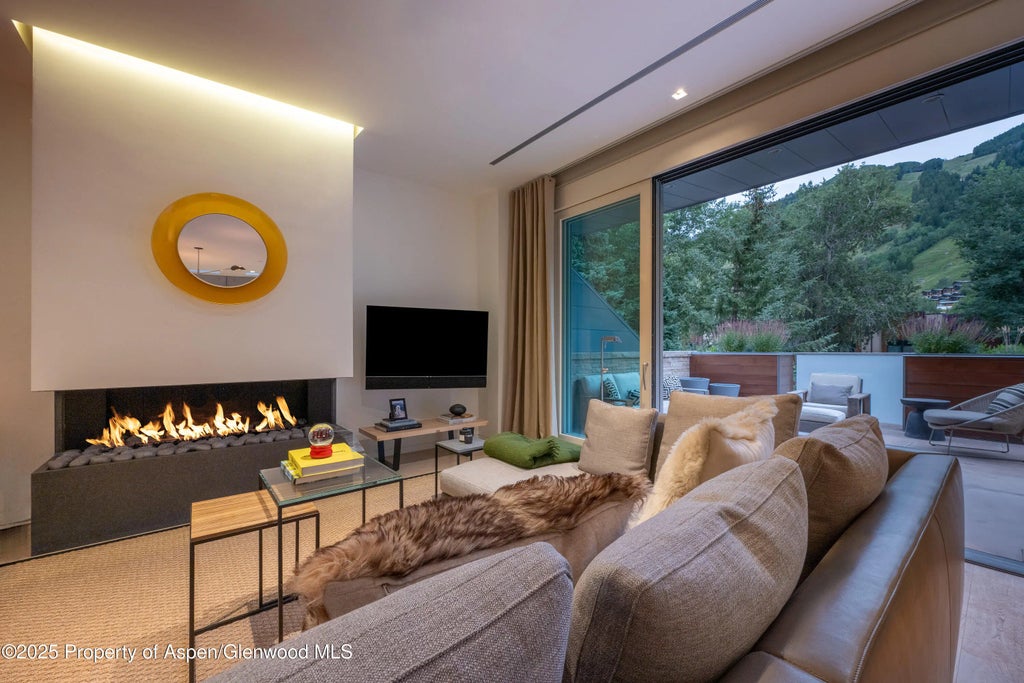 1 of 44 - 100 E Cooper Avenue 11, Aspen, CO