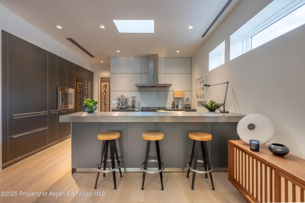 21 of 44 - 100 E Cooper Avenue 11, Aspen, CO