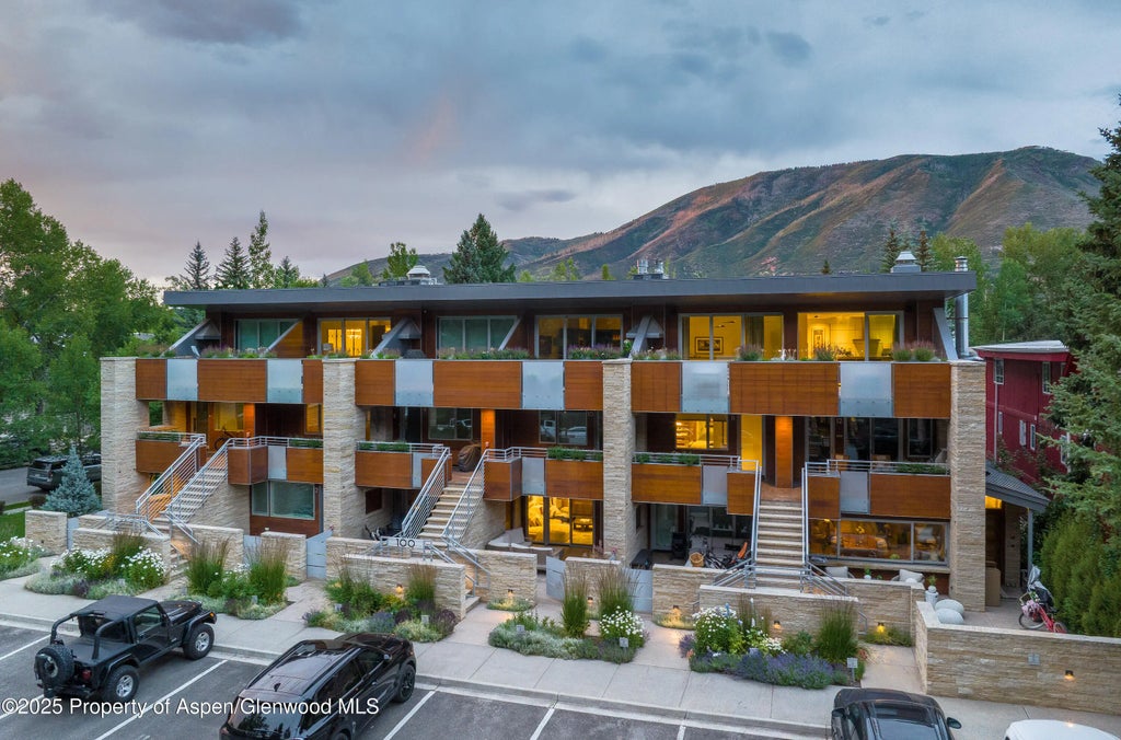 41 of 44 - 100 E Cooper Avenue 11, Aspen, CO