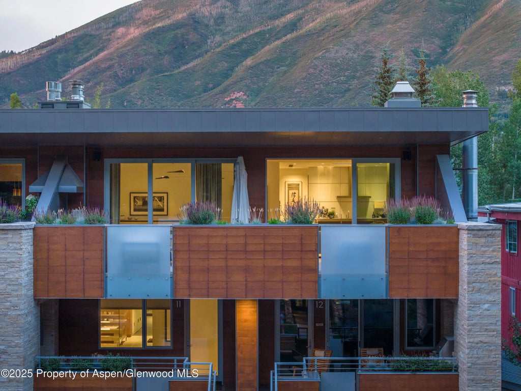 42 of 44 - 100 E Cooper Avenue 11, Aspen, CO