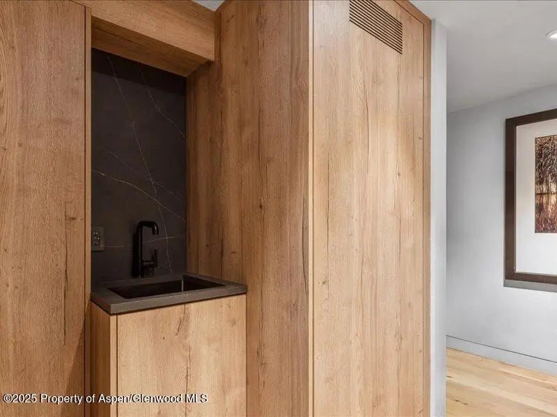 24 of 27 - 100 N 8th Street #15, Aspen, CO