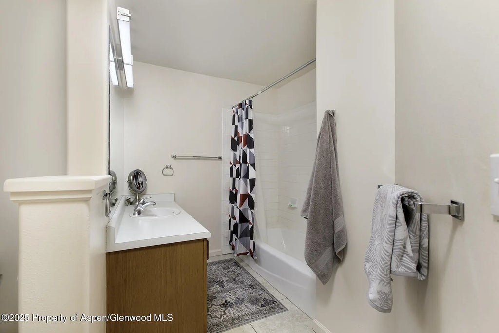 16 of 52 - 1122 Westlook Drive, Glenwood Springs, CO