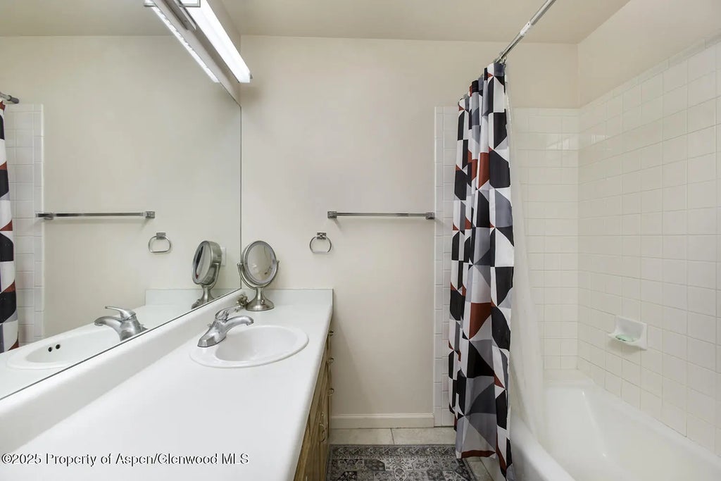17 of 52 - 1122 Westlook Drive, Glenwood Springs, CO