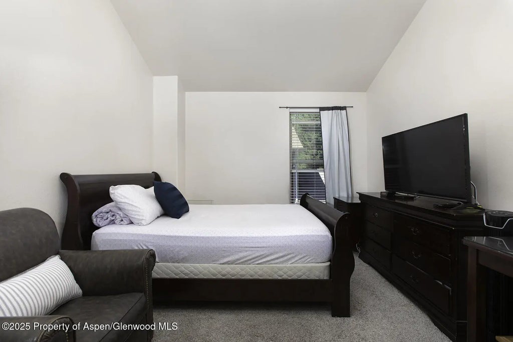 22 of 52 - 1122 Westlook Drive, Glenwood Springs, CO